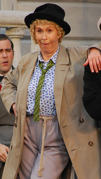 Eva Rydberg som Graucho Marx.