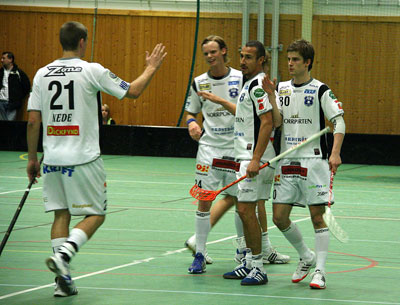 Henke Larsson och hans nya lagkamrater i FC Helsingborg.