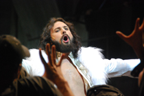 Ola Salo som Jesus på Malmö opera.