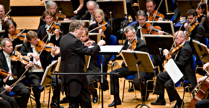 Vassily Sinaisky dirigerar både i Danmark och Sverige.