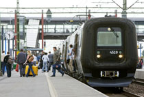 Öresundståget mellan Helsingborg och Malmö vandaliserades av fotbollshuliganer.